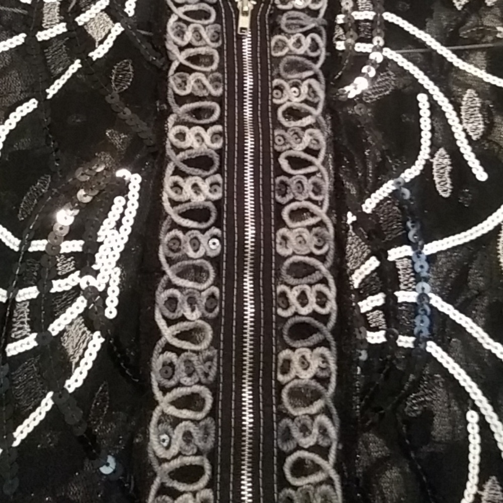 Top - Picture 2 of 4